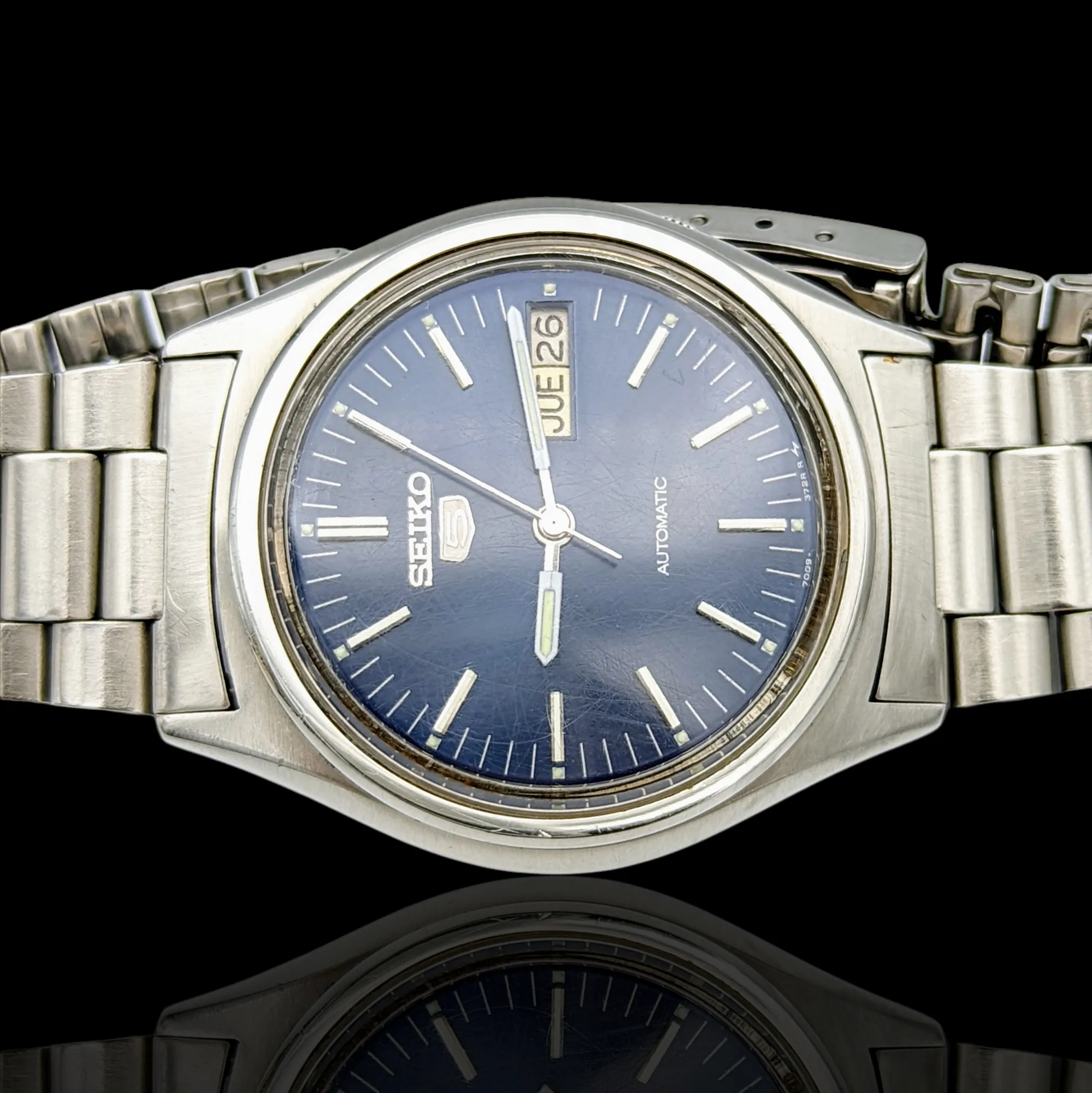 1985 SEIKO 5 Automatic Watch Day/Date Indicator