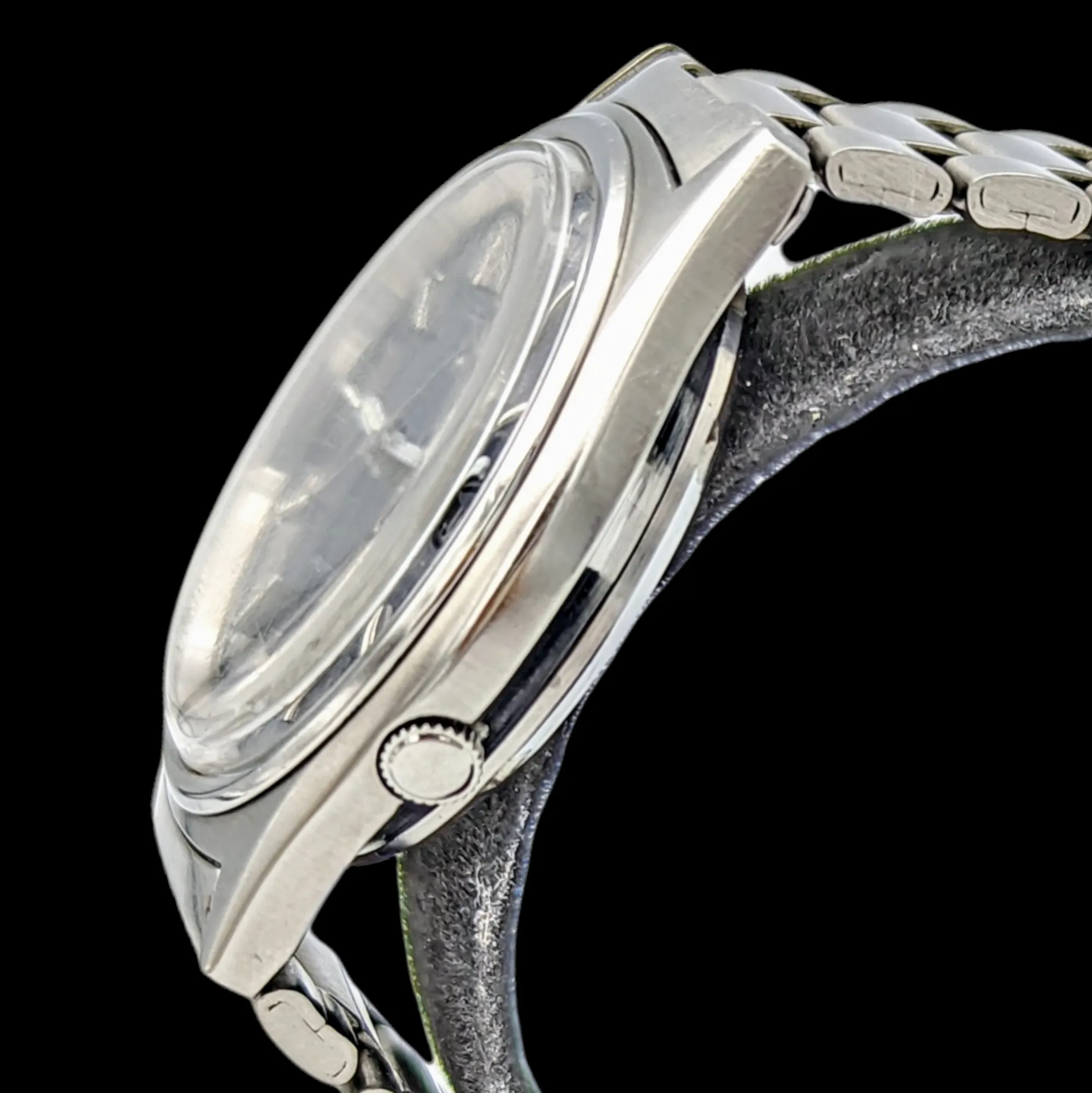 1985 SEIKO 5 Automatic Watch Day/Date Indicator