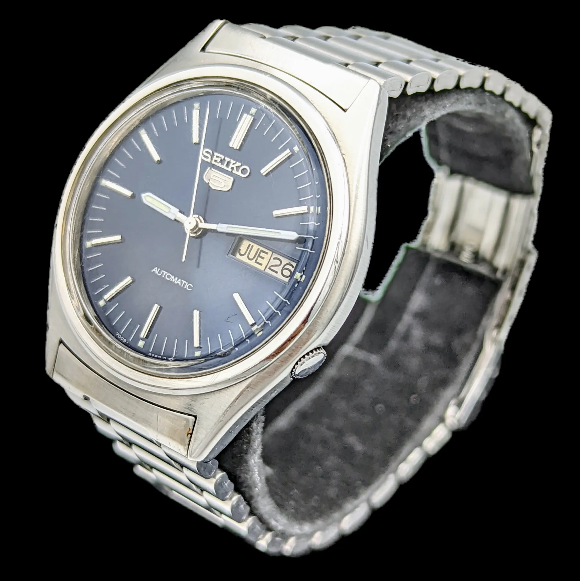 1985 SEIKO 5 Automatic Watch Day/Date Indicator