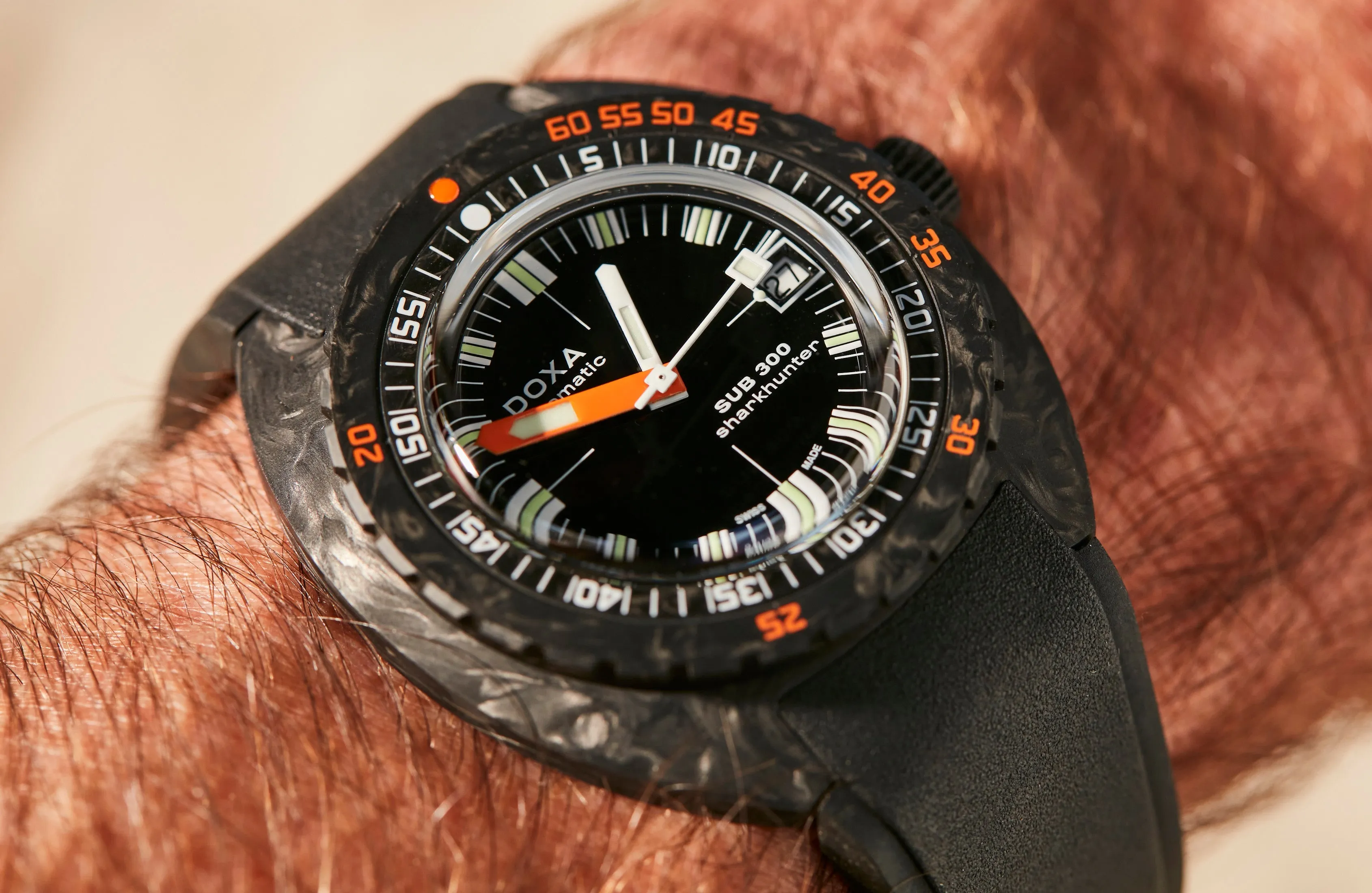 DOX Watch SUB 3 Carbon COSC Sharkhunter Rubber