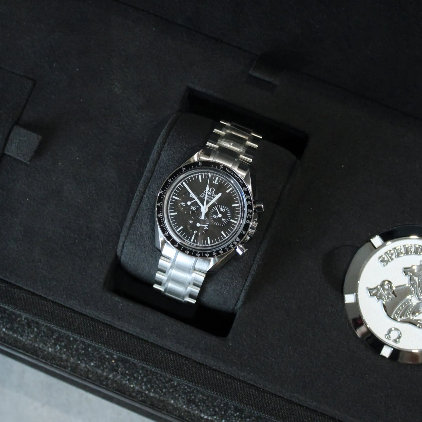 Omega Speedmaster Moonwatch Professional Chronograph 42mm - 311.30.42.30.01.006