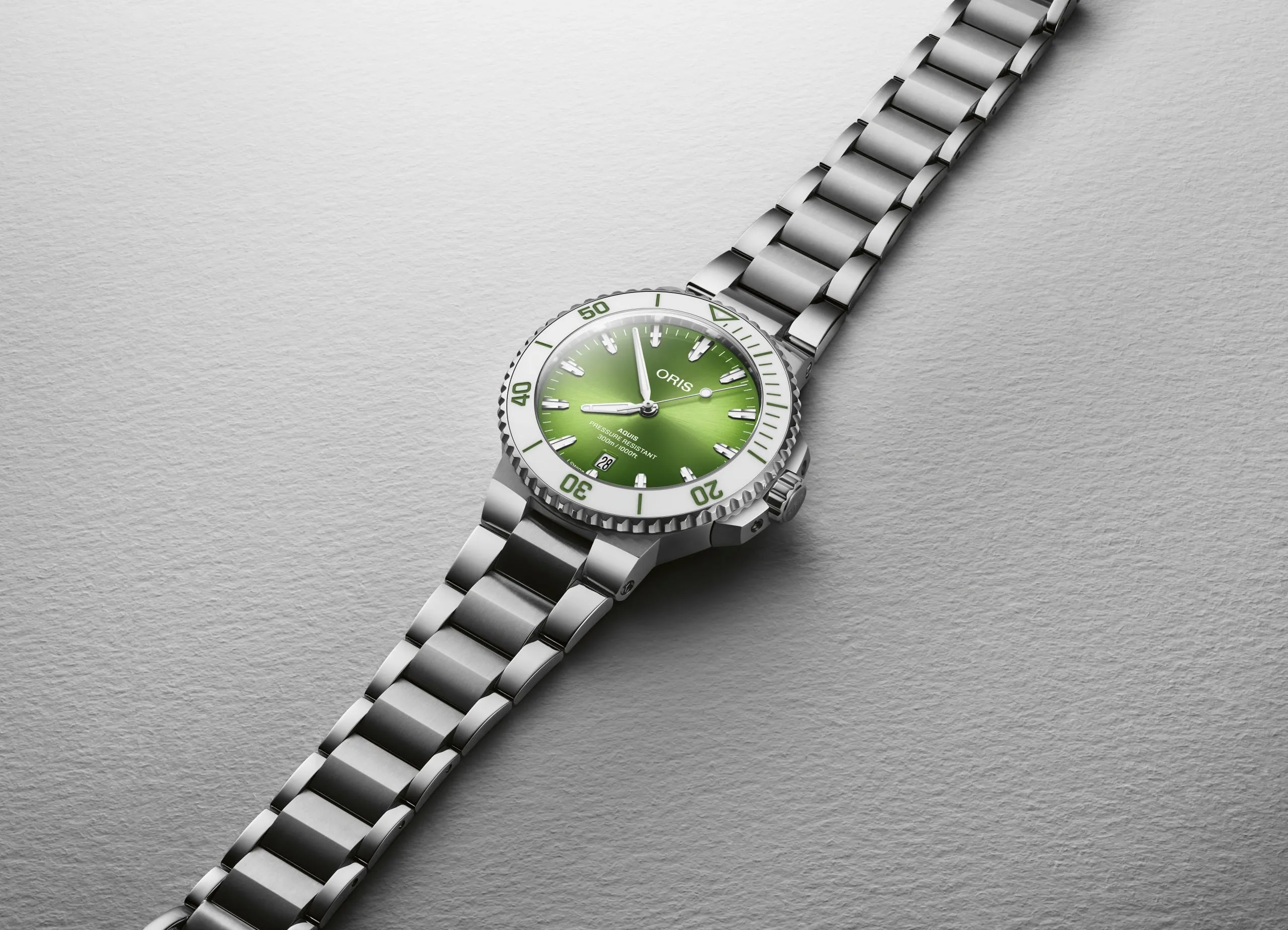 ORIS Aquis Date Taste of Summer