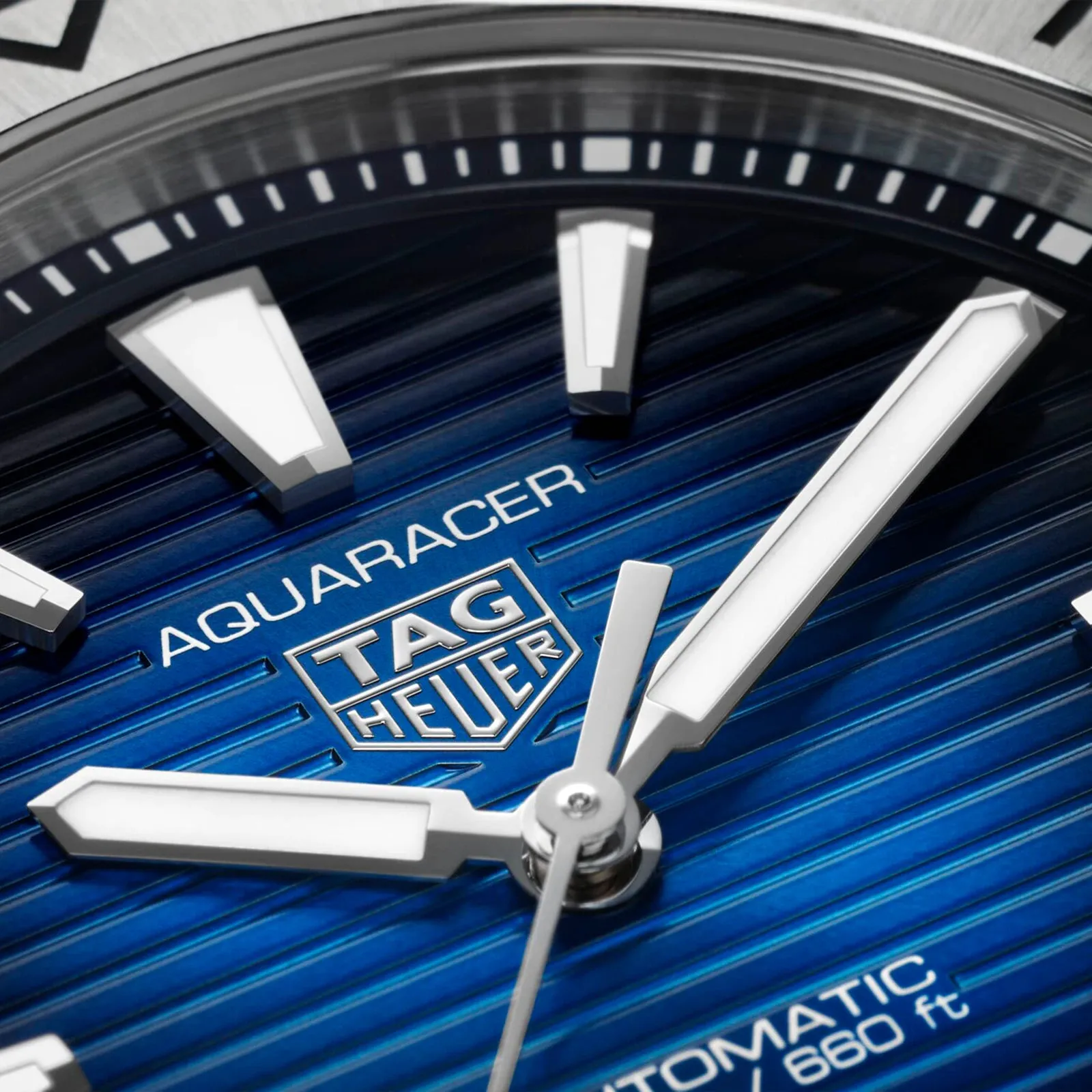 TAG HEUER AQUARACER PROFESSIONAL 200 DATE WBP2111.BA0627
