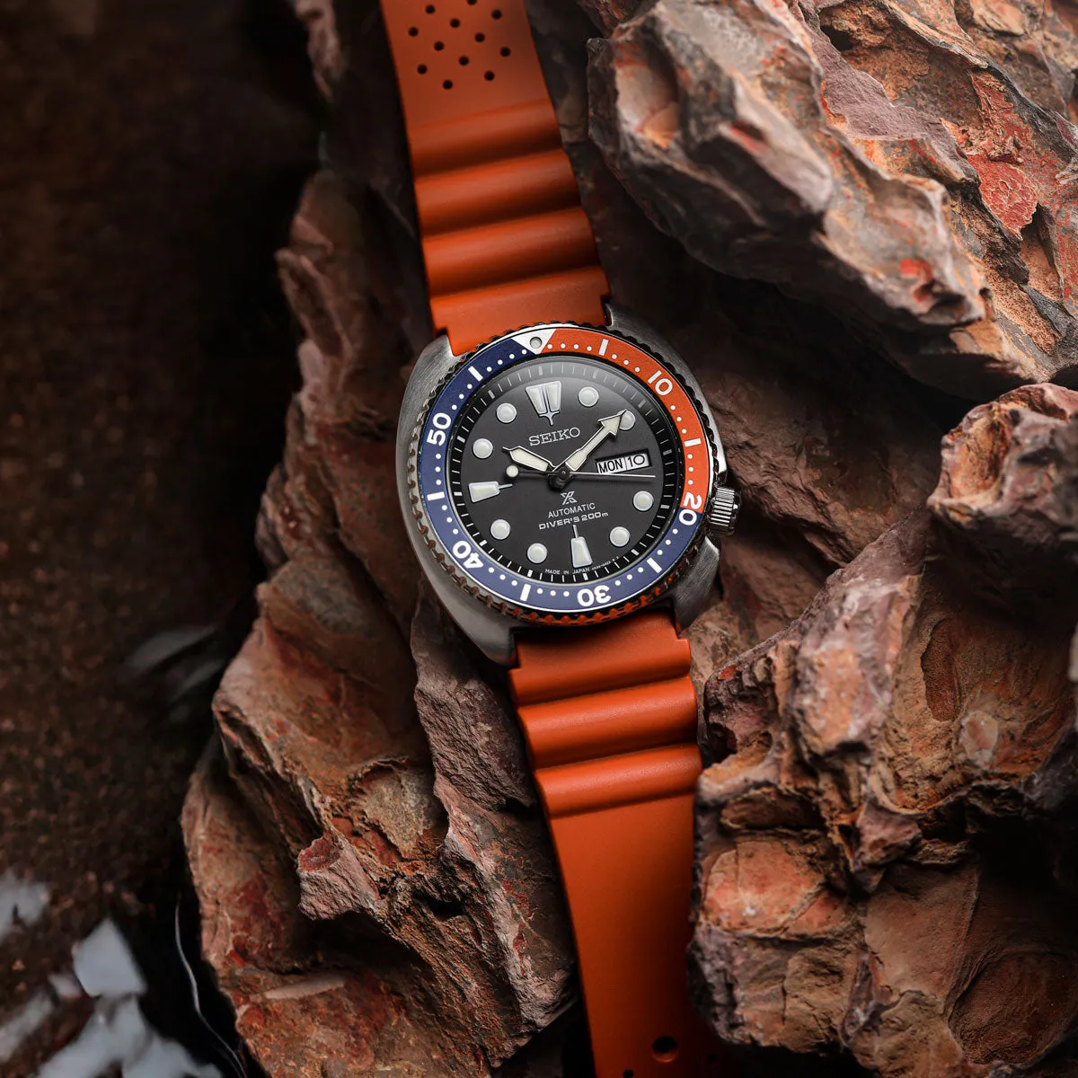 WatchGecko 285 Italian Rubber Diver's Watch Strap - Orange